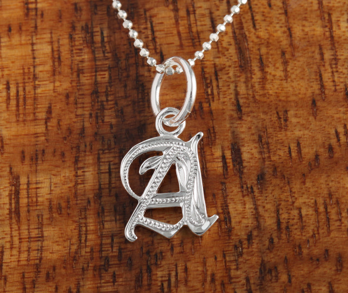 initial pendant