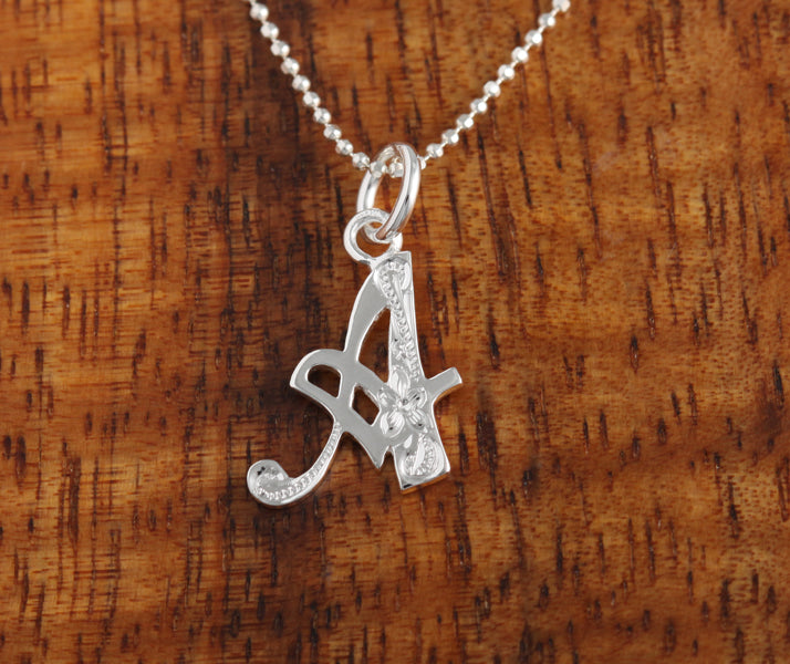 initial pendant