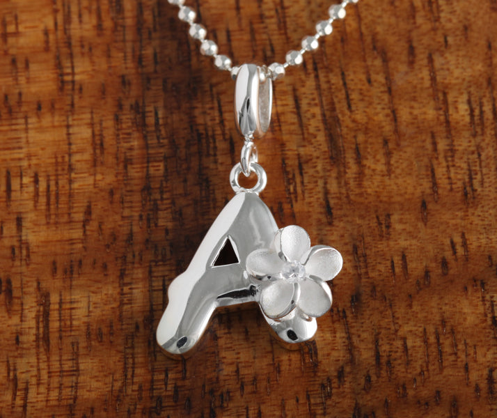 initial pendant